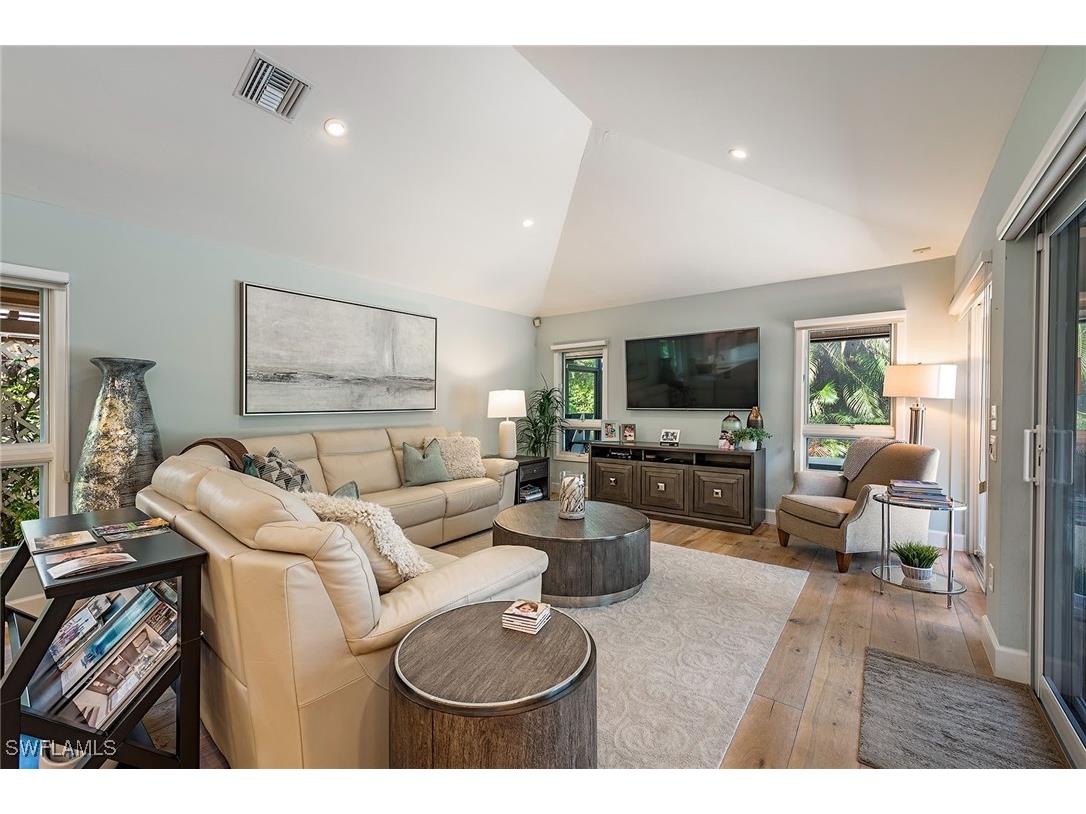 805 Pine Village Lane Naples FL 34108 225040887 image3