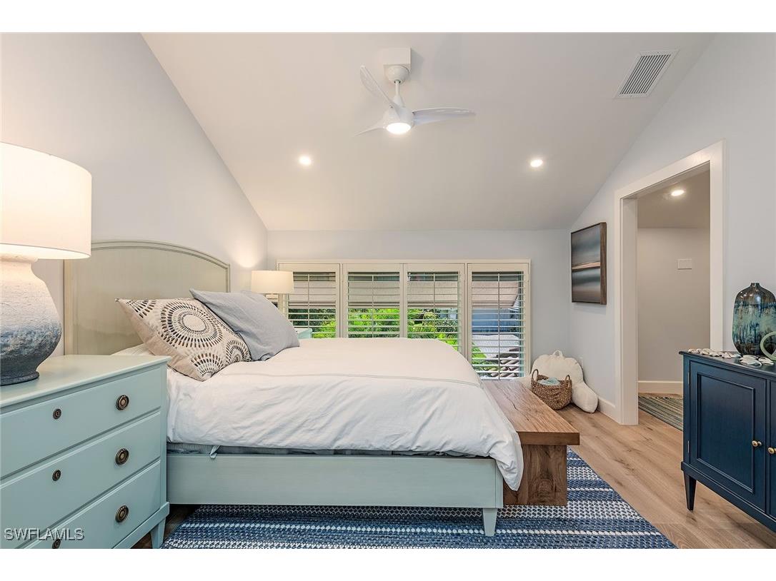 805 Pine Village Lane Naples FL 34108 225040887 image9