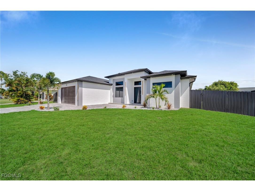 805 SW 10th Place Cape Coral FL 33991 2025015753 image2