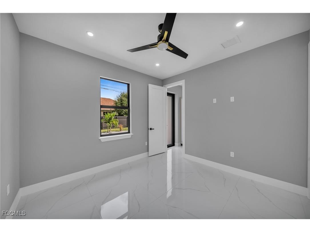 805 SW 10th Place Cape Coral FL 33991 2025015753 image28