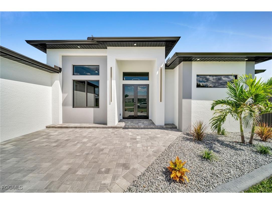 805 SW 10th Place Cape Coral FL 33991 2025015753 image3
