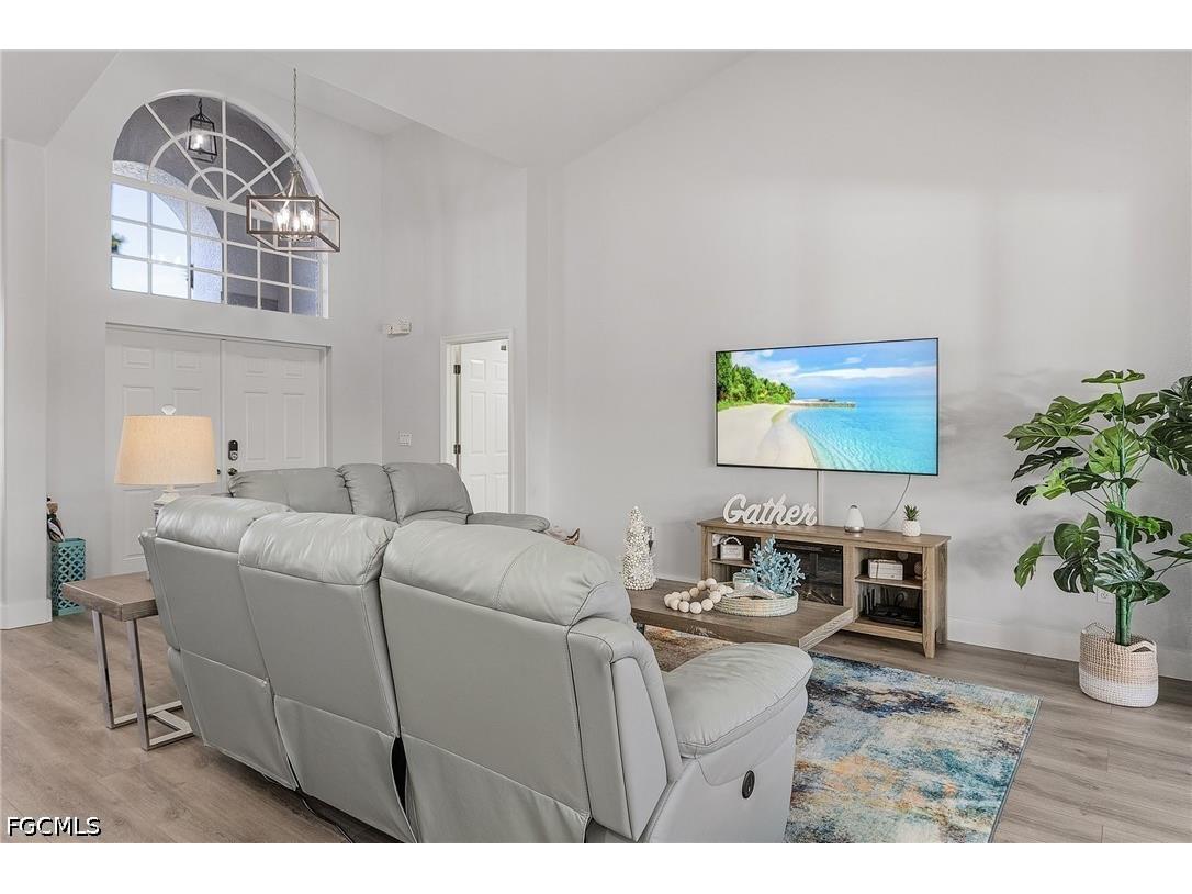 805 SW 8th Court Cape Coral FL 33991 2026028033 image2