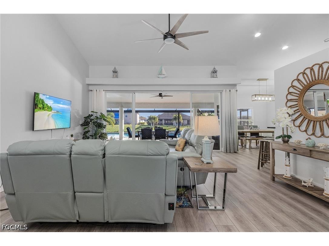 805 SW 8th Court Cape Coral FL 33991 2026028033 image3