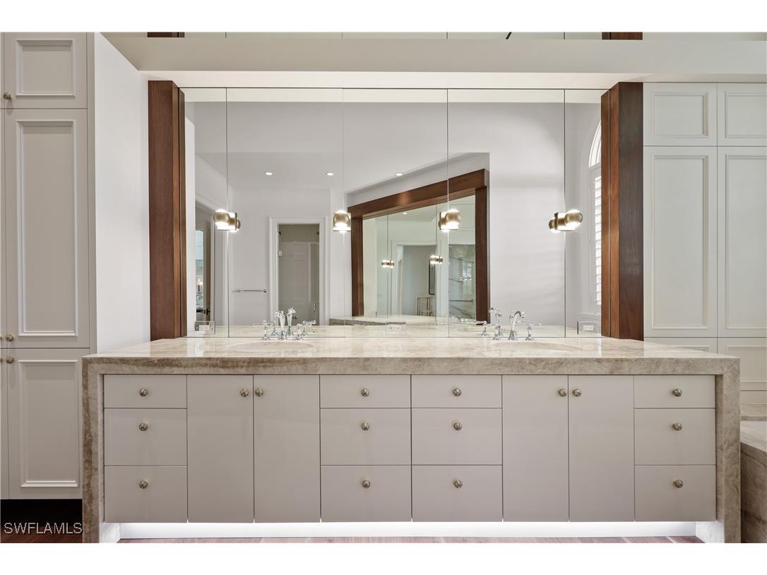 8057 Via Vecchia Naples FL 34108 225083777 image18