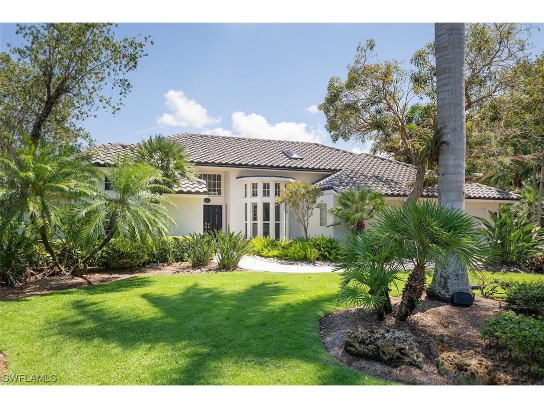 806 Bentwood Drive Naples FL 34108 223048887 image1