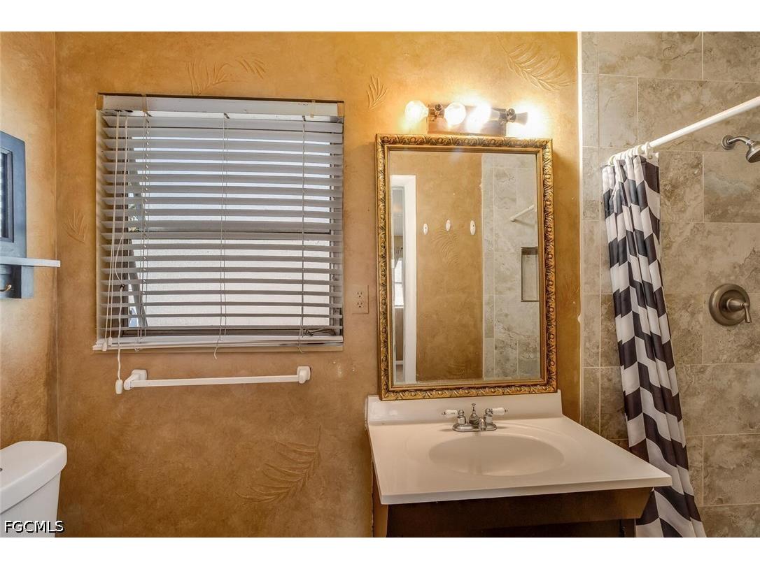 806 Entrada Drive N Fort Myers FL 33919 2026015467 image15