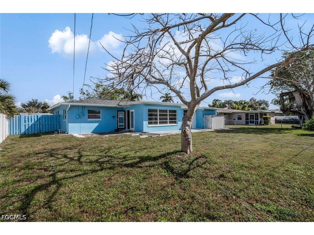 806 Entrada Drive N Fort Myers FL 33919 2026015467 image18