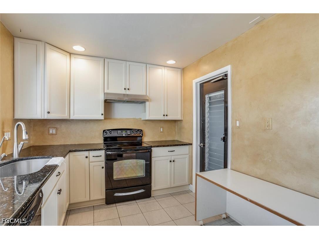 806 Entrada Drive N Fort Myers FL 33919 2026015467 image9