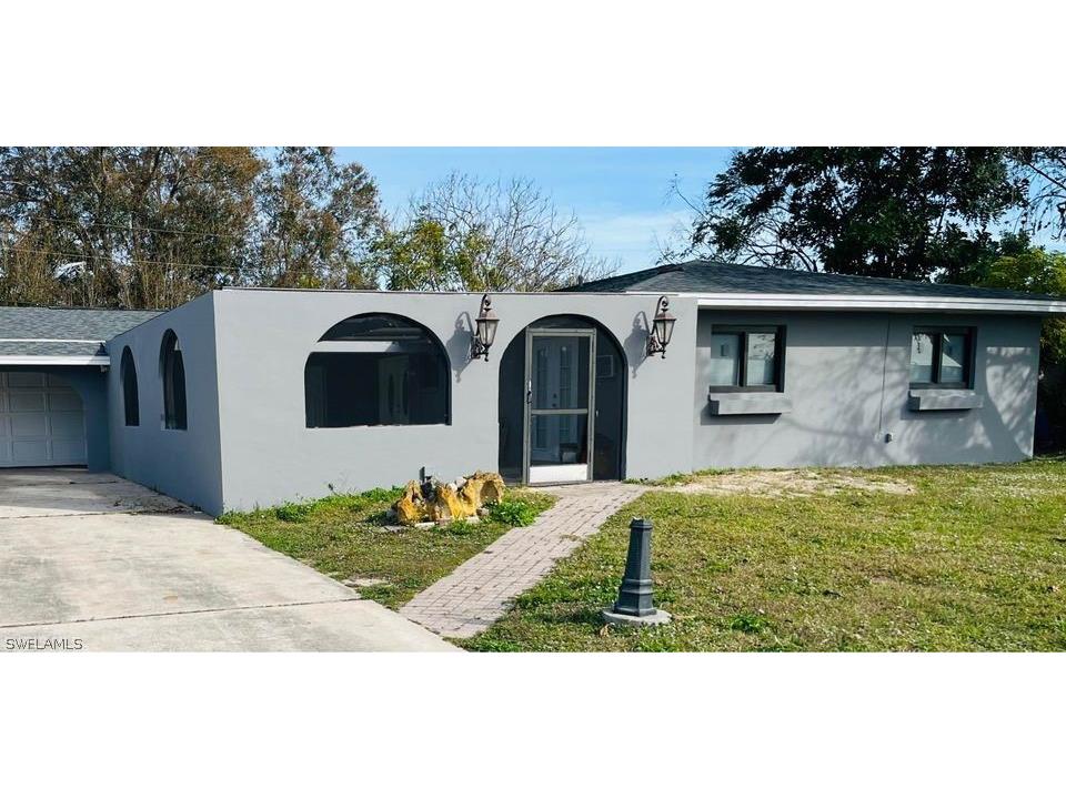 806 Gardenside Court Lehigh Acres FL 33936 224054153 image1