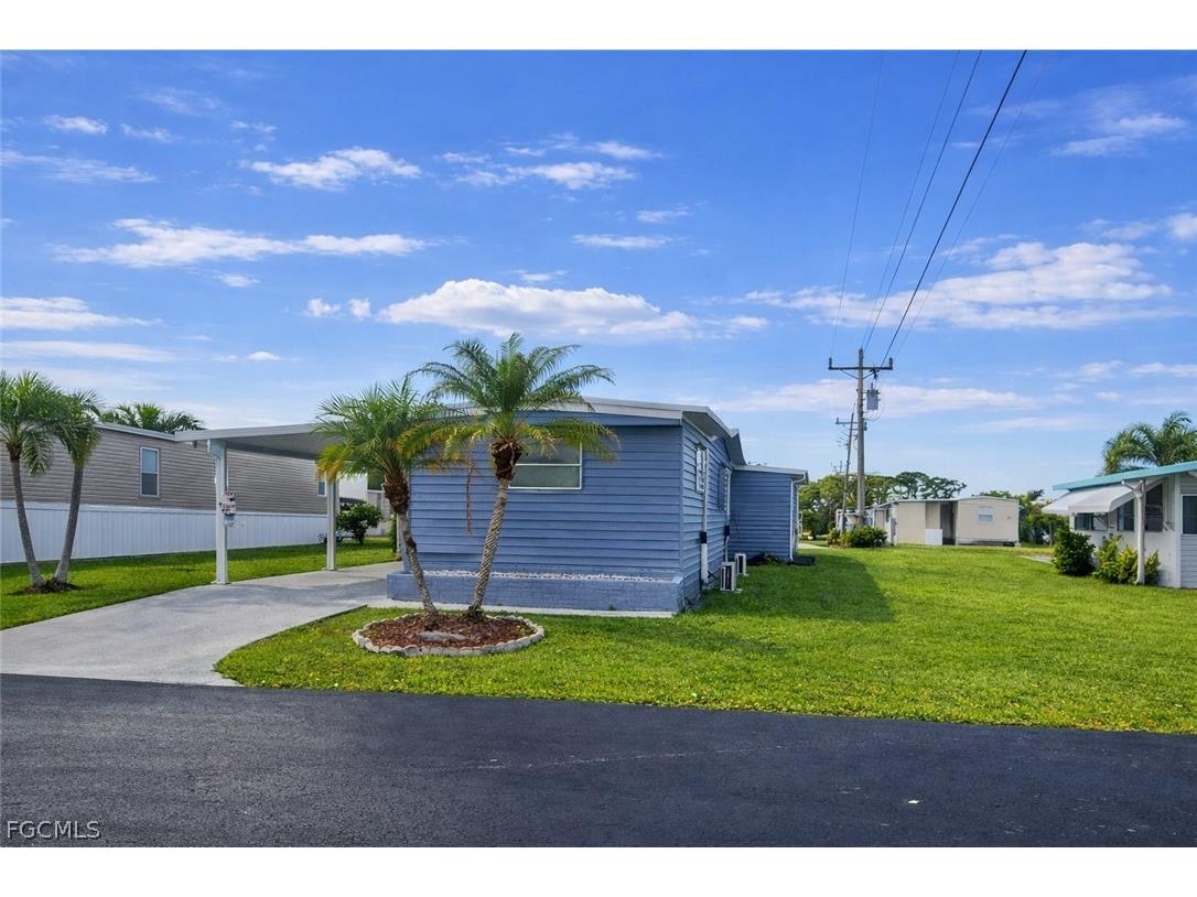 806 Homefolks St North Fort Myers FL 33917 2026008263 image2