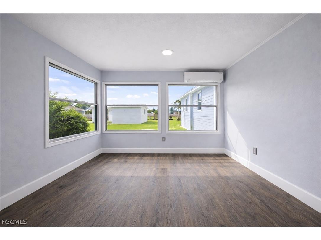 806 Homefolks St North Fort Myers FL 33917 2026008263 image6
