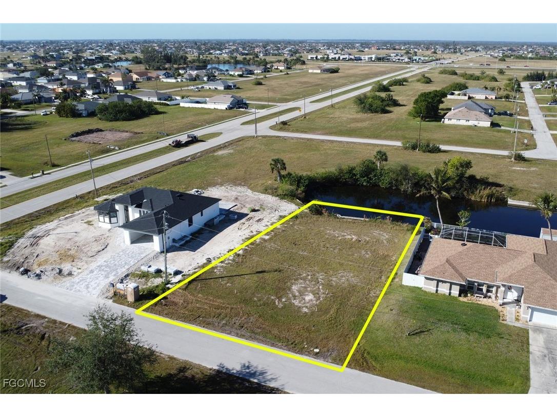 806 NW 28th Place Cape Coral FL 33993 2025015070 image1