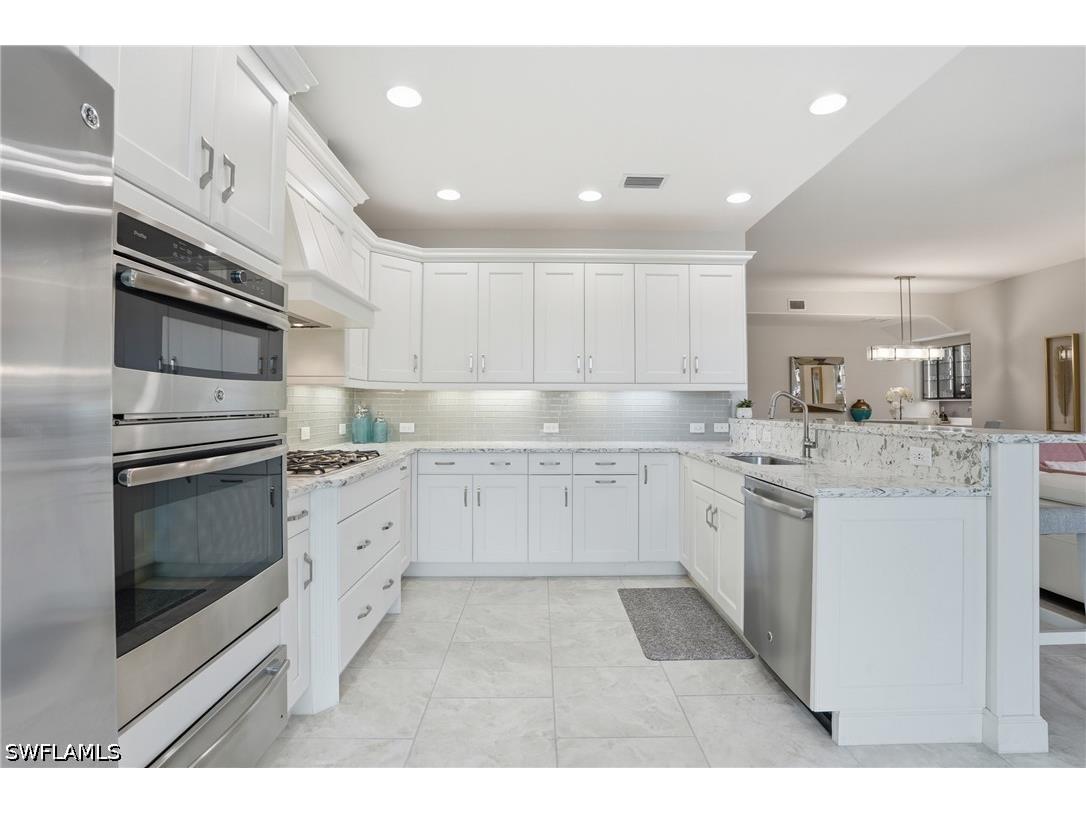 8066 Signature Club Circle #102 Naples FL 34113 226020825 image12