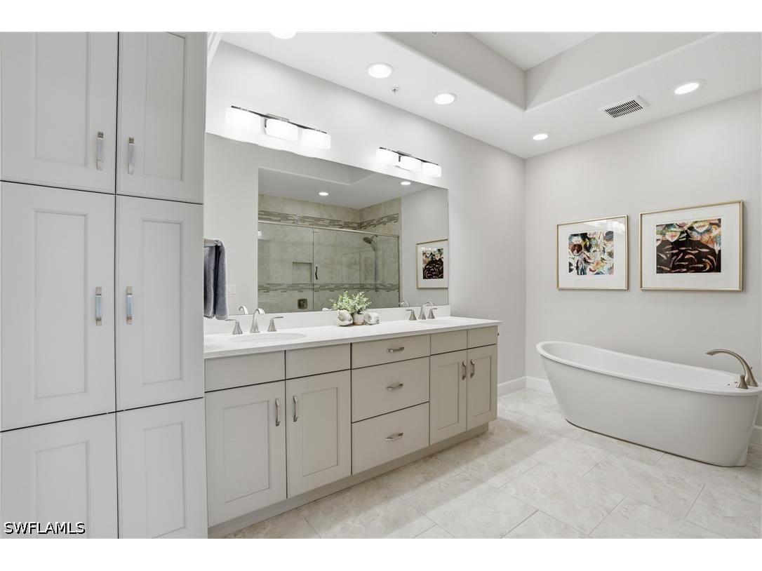 8066 Signature Club Circle #102 Naples FL 34113 226020825 image24