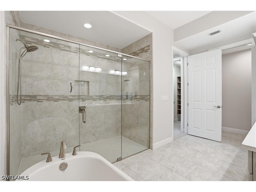 8066 Signature Club Circle #102 Naples FL 34113 226020825 image25