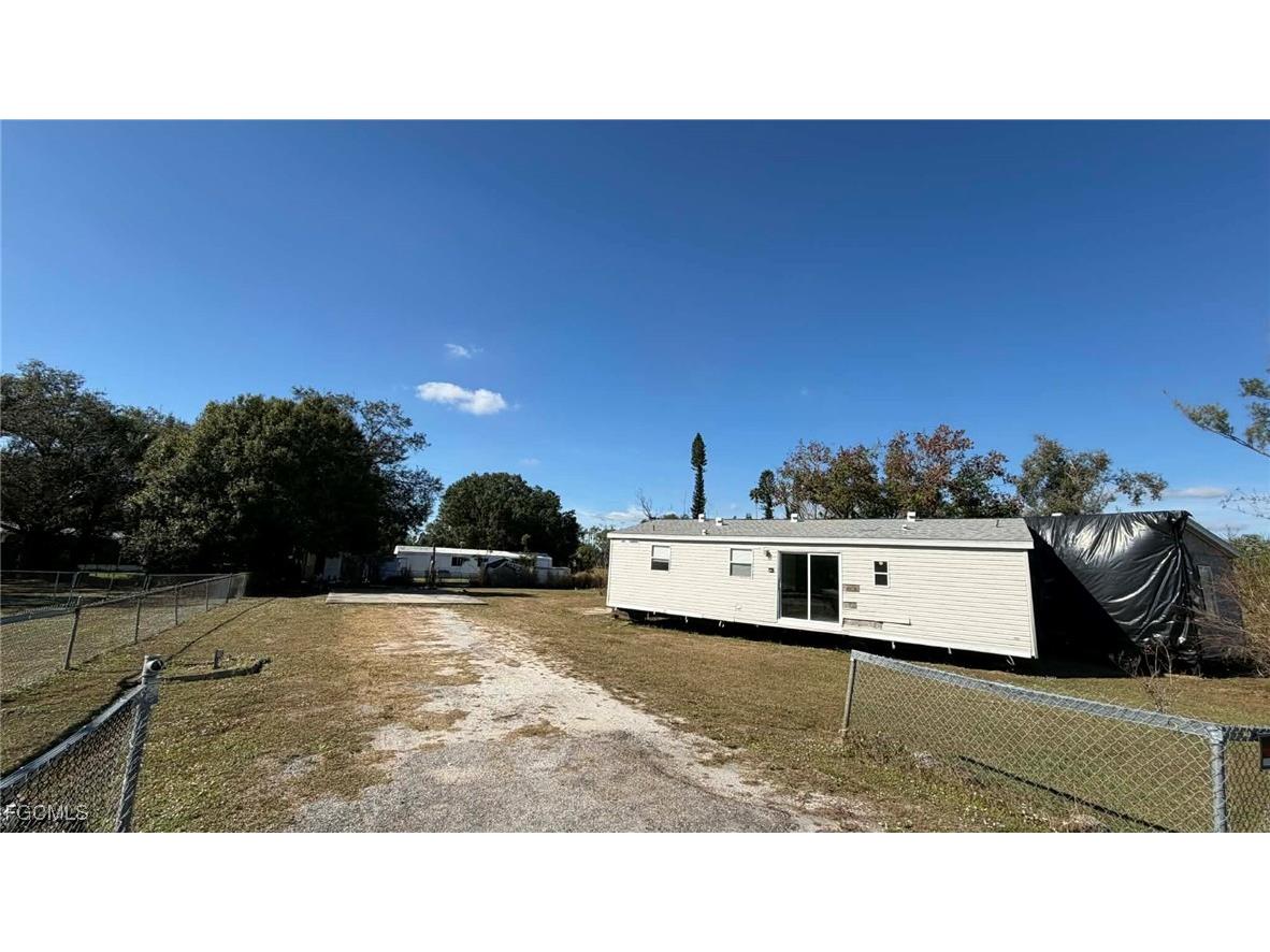 8066 Tolles Drive North Fort Myers FL 33917 2025023090 image1