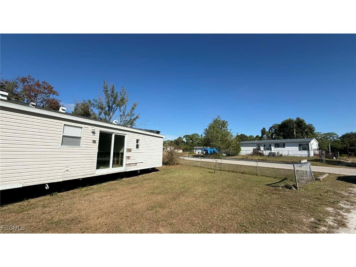 8066 Tolles Drive North Fort Myers FL 33917 2025023090 image3