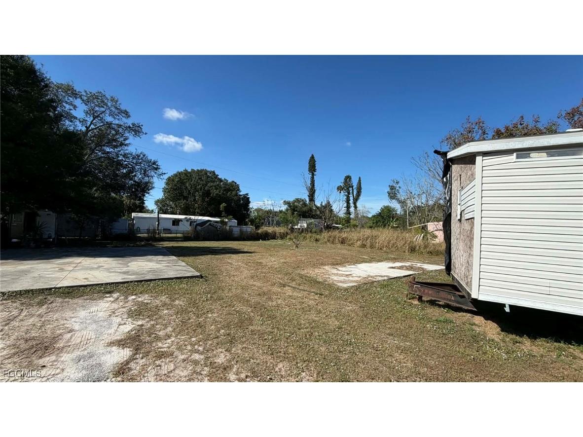 8066 Tolles Drive North Fort Myers FL 33917 2025023090 image4