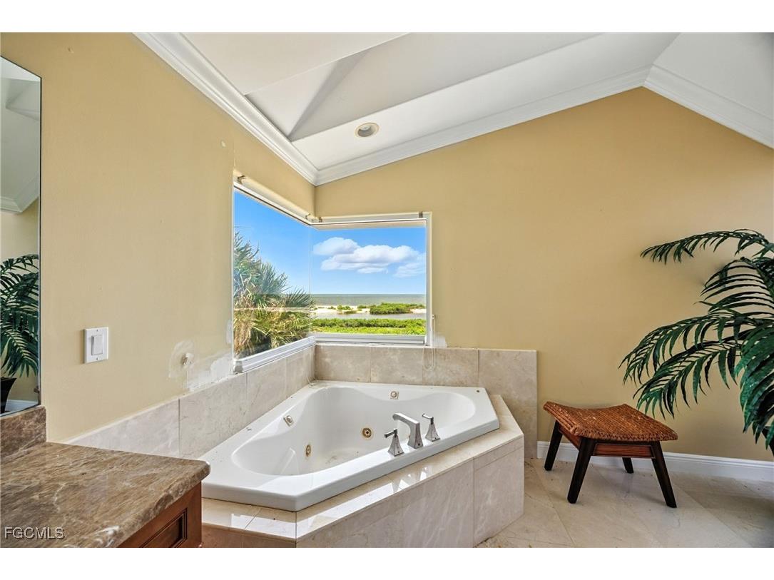 8068 Estero Boulevard Fort Myers Beach FL 33931 2025007458 image20
