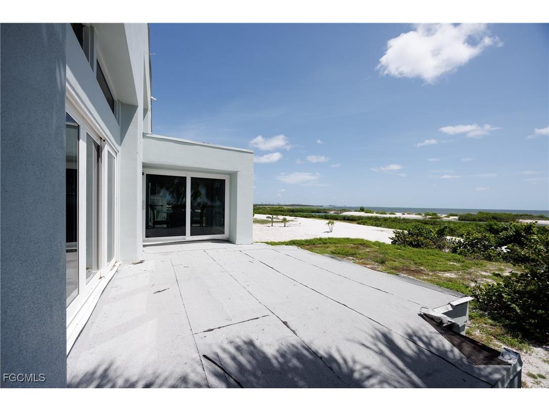 8068 Estero Boulevard Fort Myers Beach FL 33931 2025007458 image33