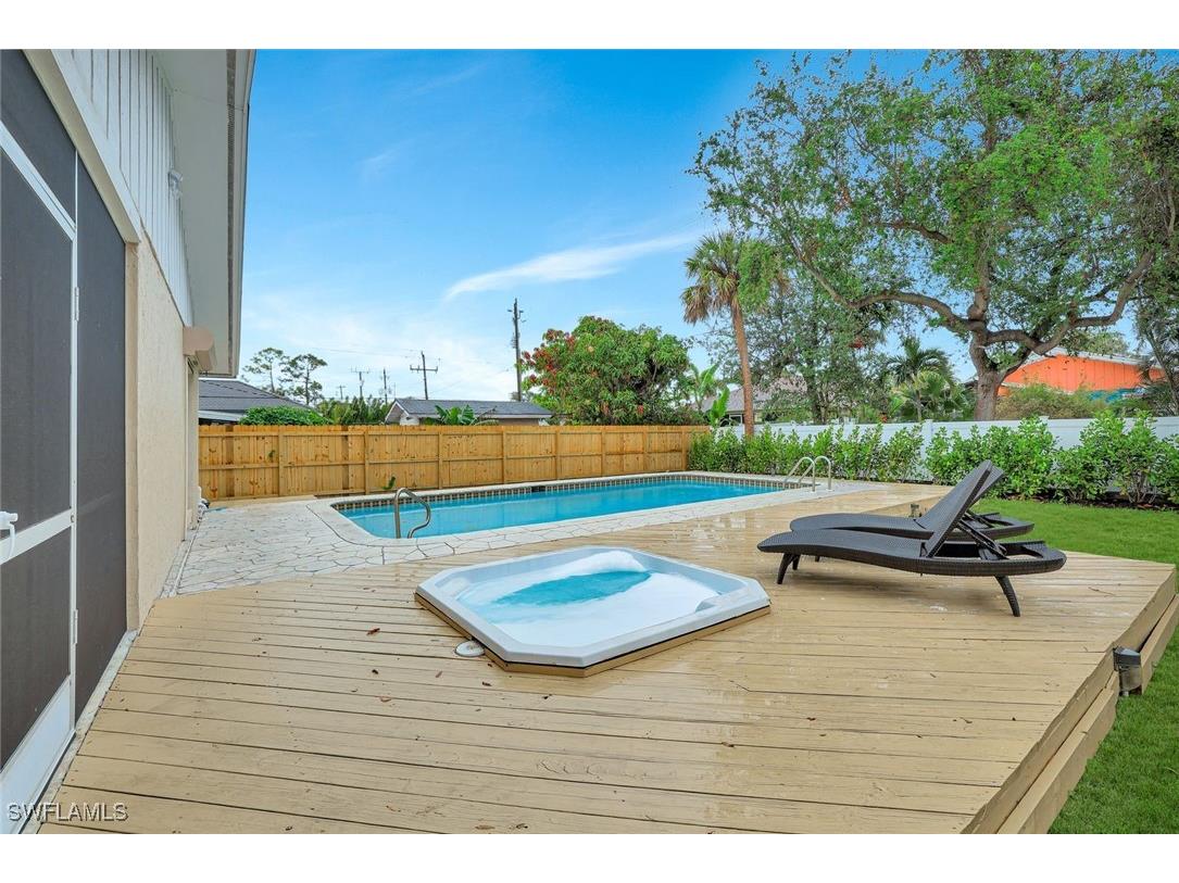 807 108th Avenue N Naples FL 34108 224095336 image21