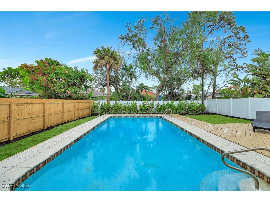 807 108th Avenue N Naples FL 34108 224095336 image24