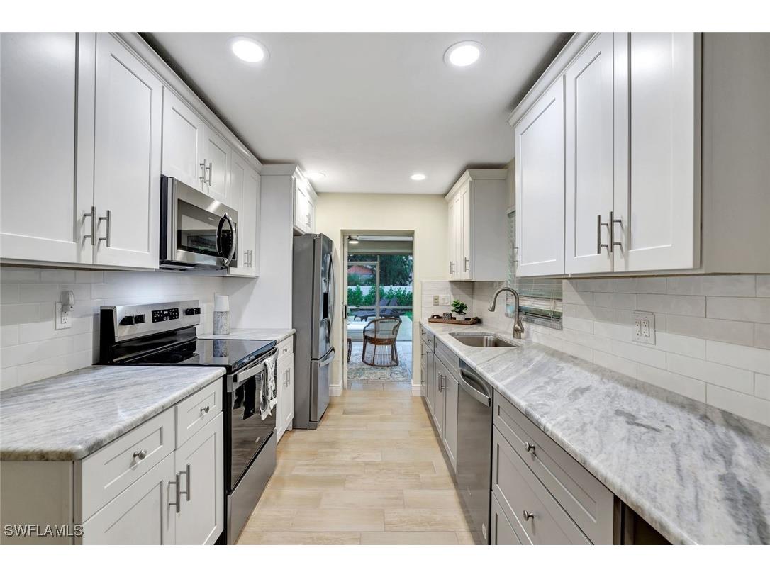 807 108th Avenue N Naples FL 34108 224095336 image7
