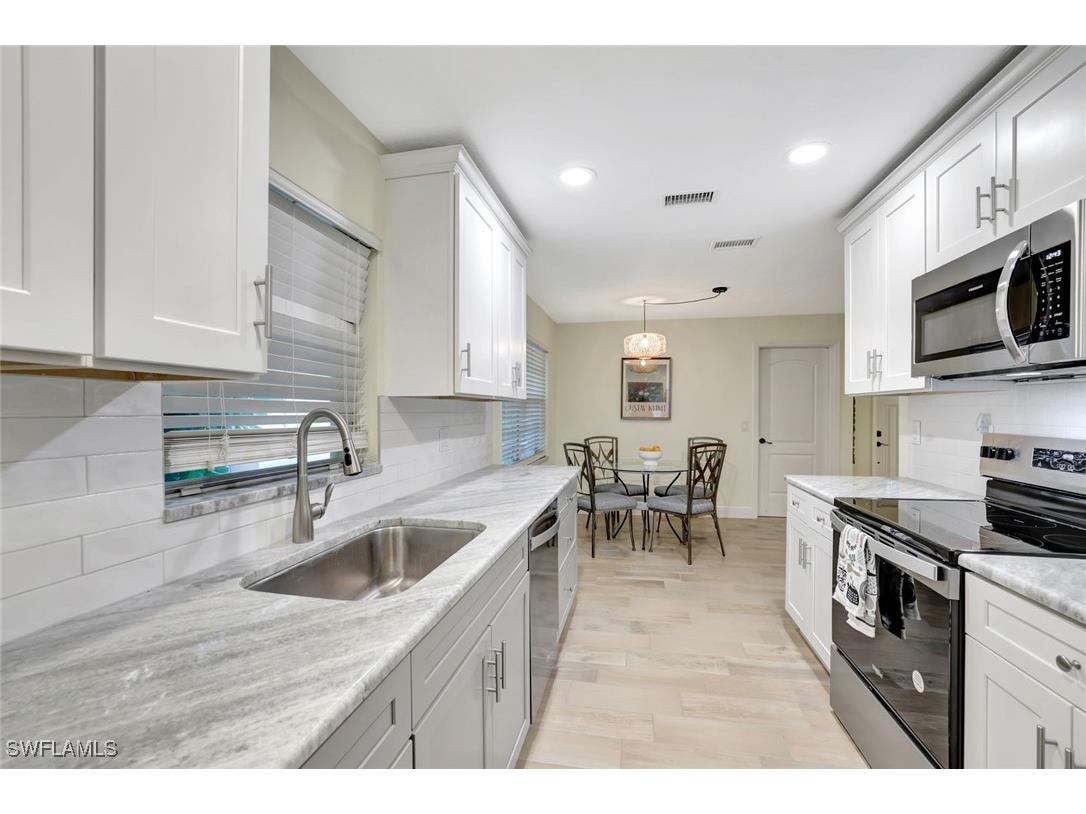 807 108th Avenue N Naples FL 34108 224095336 image8