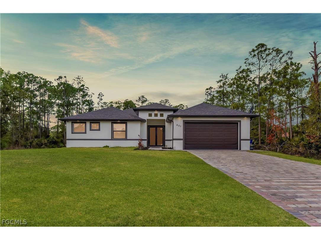 807 Columbus Avenue Lehigh Acres FL 33972 2026010981 image1