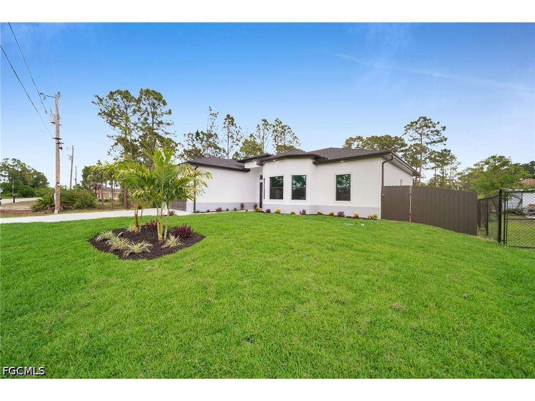 807 Dudley Avenue S Lehigh Acres FL 33974 2026022199 image3