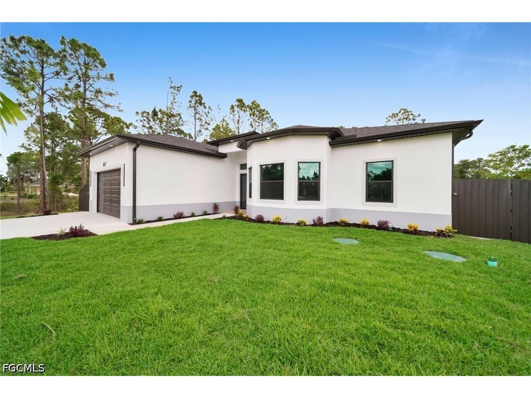 807 Dudley Avenue S Lehigh Acres FL 33974 2026022199 image4