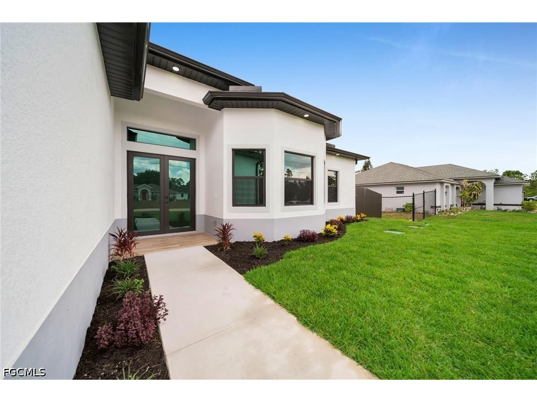 807 Dudley Avenue S Lehigh Acres FL 33974 2026022199 image5
