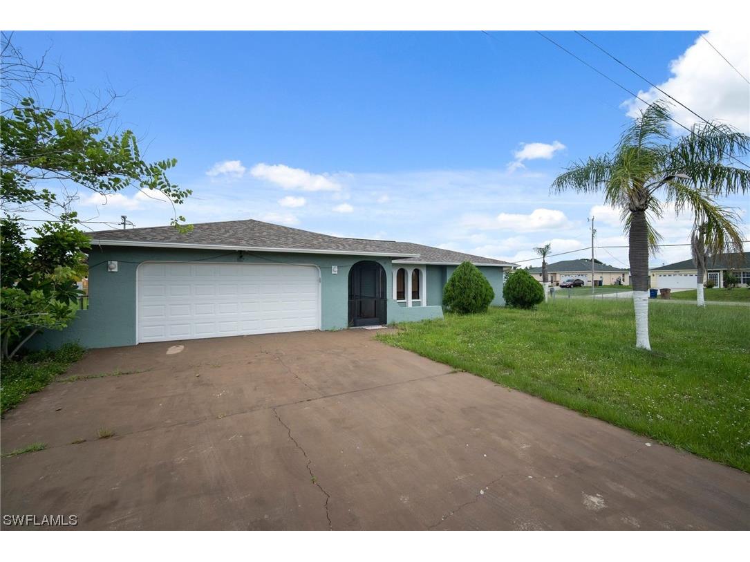807 Floyd Avenue N Lehigh Acres FL 33971 223000681 image1