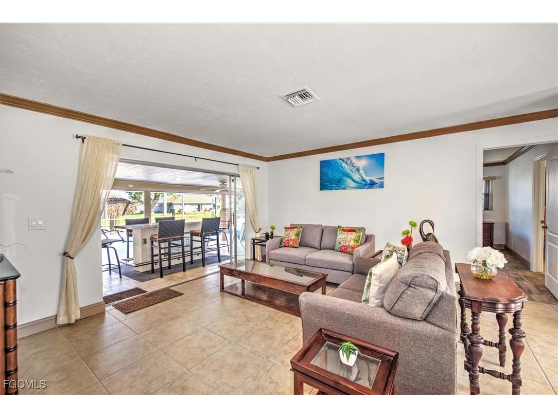 807 Montclaire Court Cape Coral FL 33904 2025026128 image12