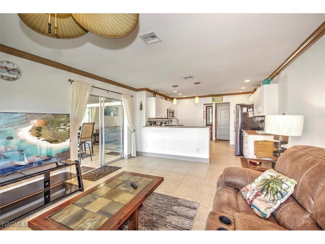 807 Montclaire Court Cape Coral FL 33904 2025026128 image14