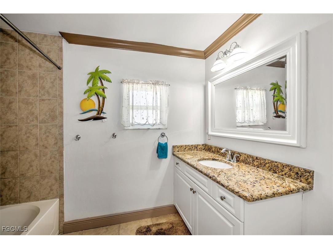 807 Montclaire Court Cape Coral FL 33904 2025026128 image20