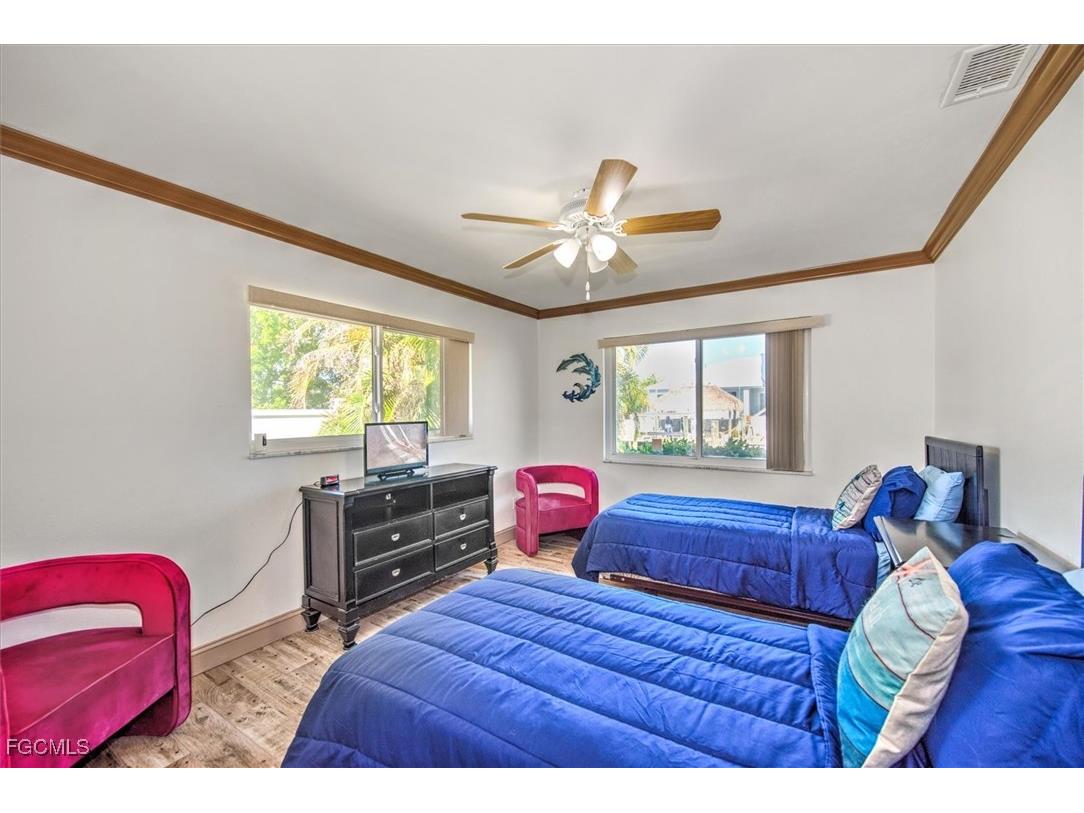 807 Montclaire Court Cape Coral FL 33904 2025026128 image21