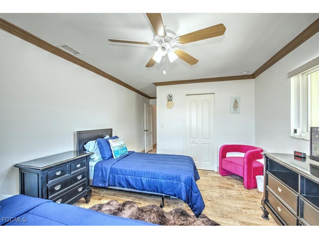 807 Montclaire Court Cape Coral FL 33904 2025026128 image22