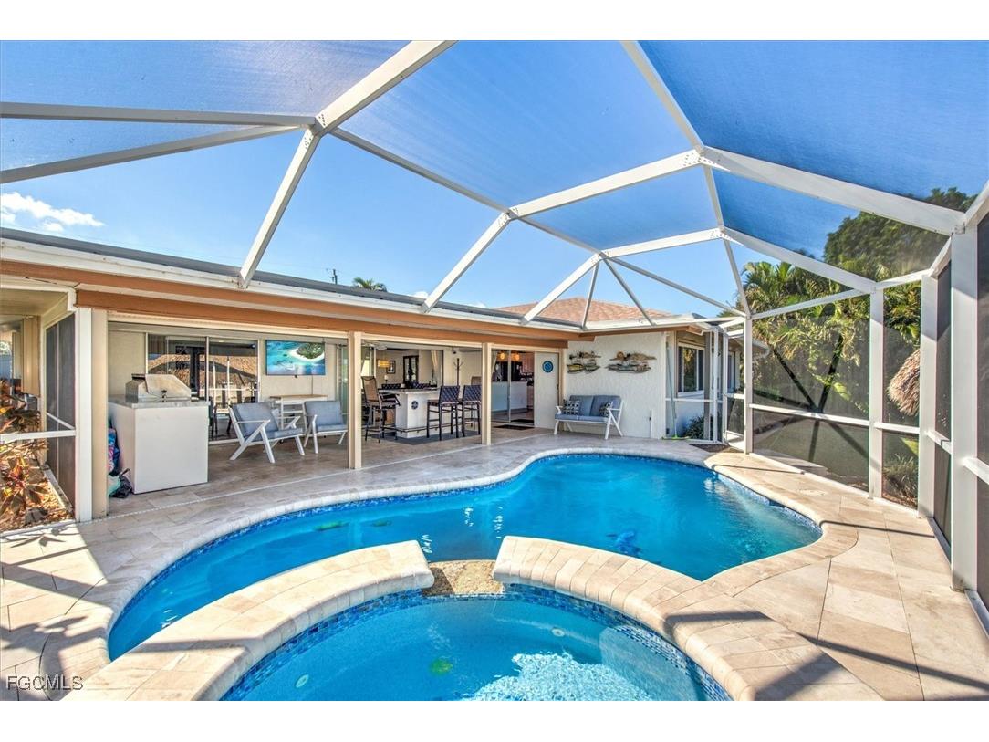 807 Montclaire Court Cape Coral FL 33904 2025026128 image25