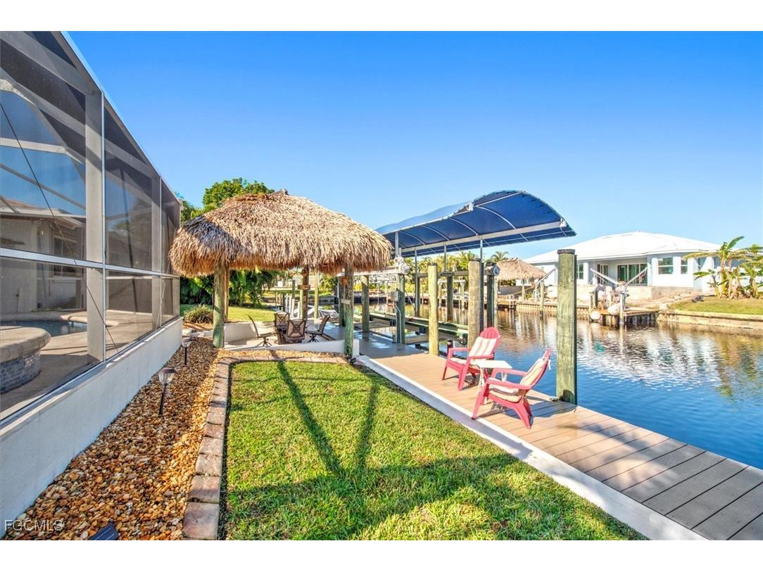 807 Montclaire Court Cape Coral FL 33904 2025026128 image33