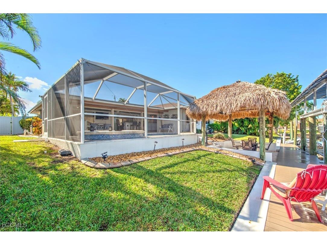 807 Montclaire Court Cape Coral FL 33904 2025026128 image34