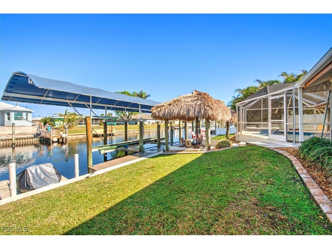 807 Montclaire Court Cape Coral FL 33904 2025026128 image4