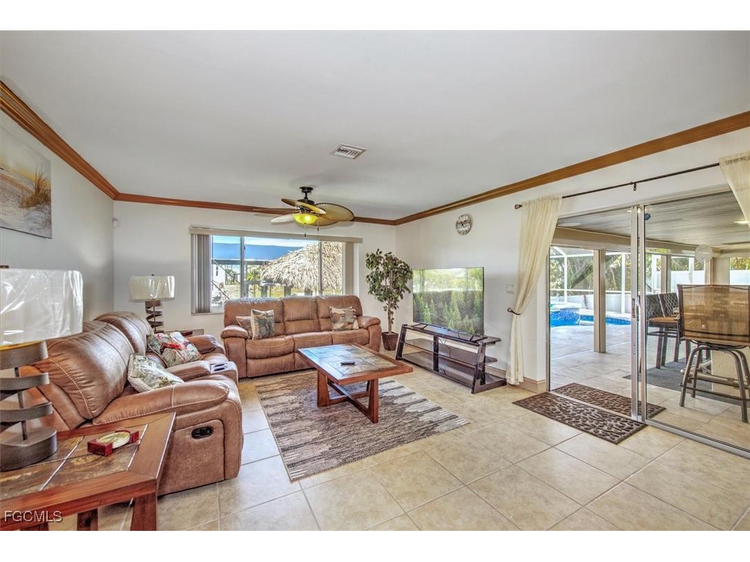 807 Montclaire Court Cape Coral FL 33904 2025026128 image9