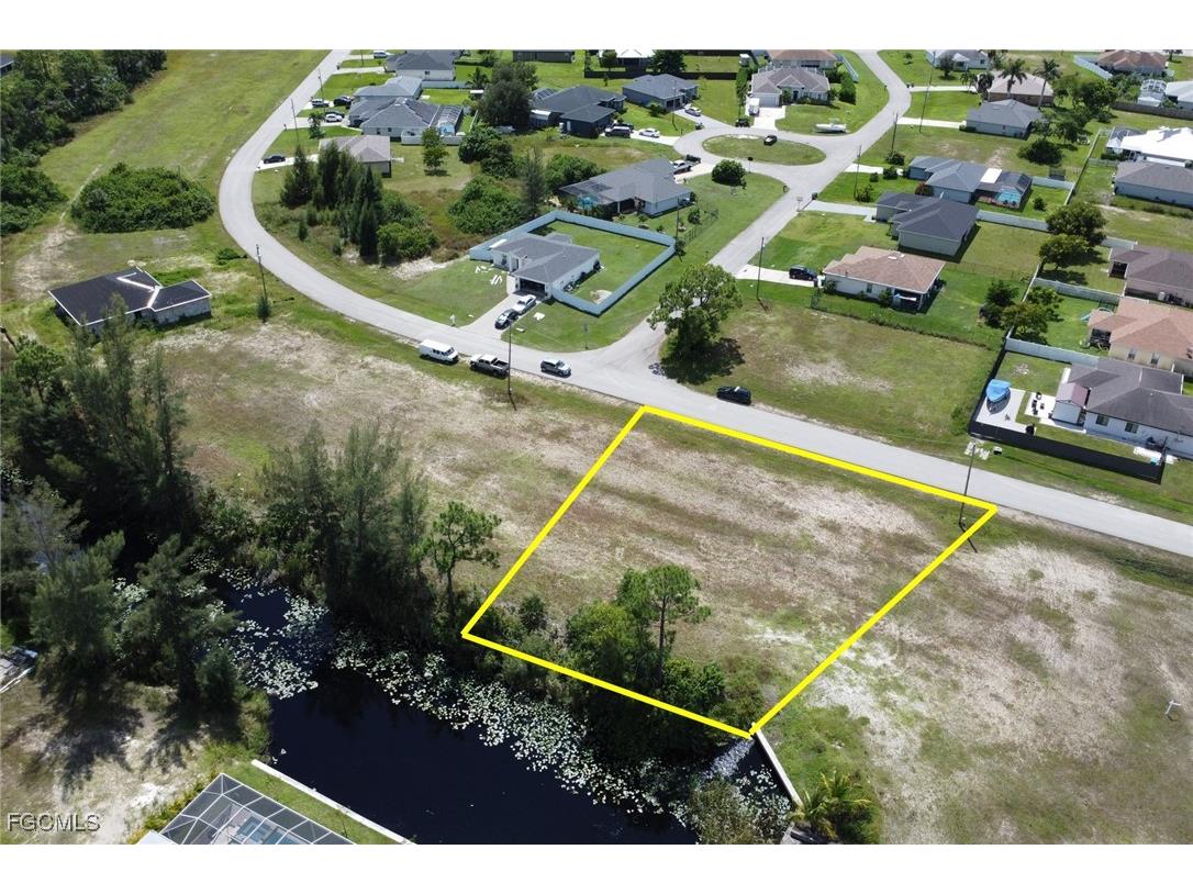 807 NE 38th Terrace Cape Coral FL 33909 2025011305 image3