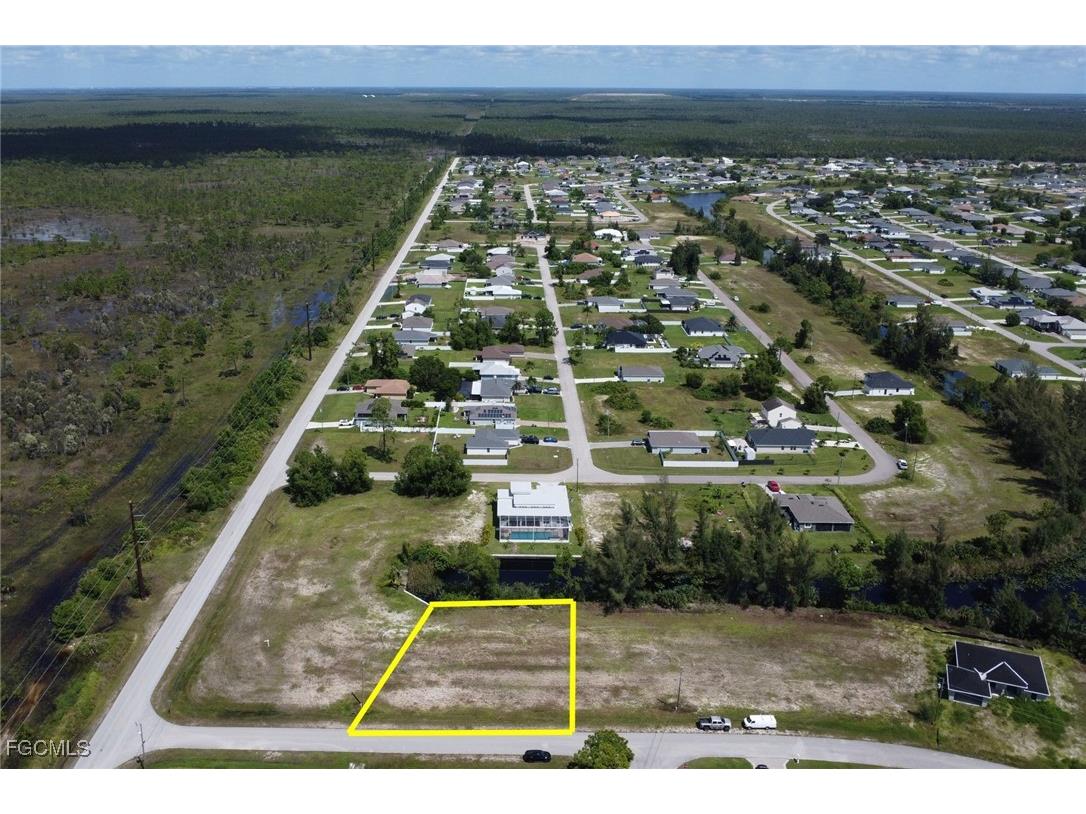 807 NE 38th Terrace Cape Coral FL 33909 2025011305 image4