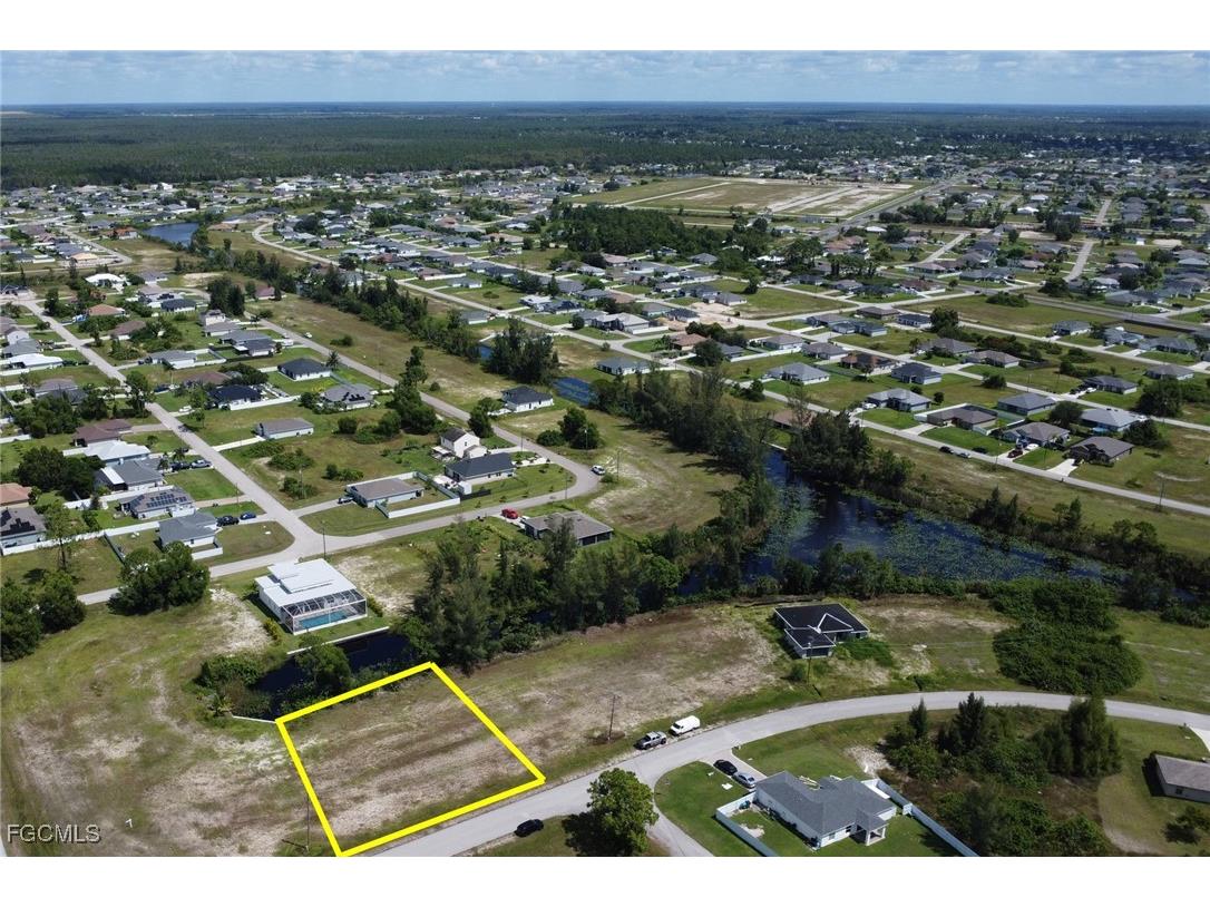 807 NE 38th Terrace Cape Coral FL 33909 2025011305 image5