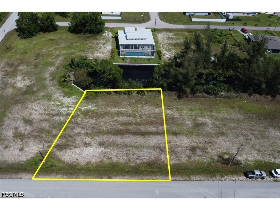 807 NE 38th Terrace Cape Coral FL 33909 2026029275 image1