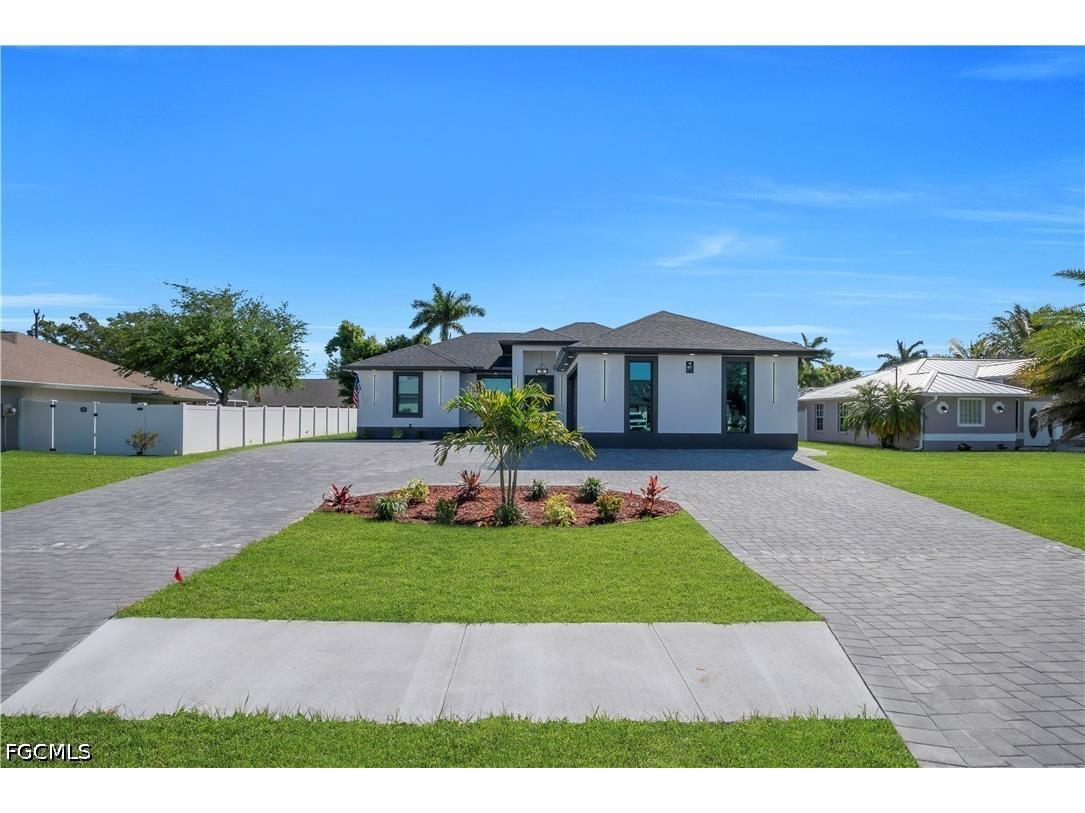 807 Nicholas Parkway W Cape Coral FL 33991 2026019485 image2