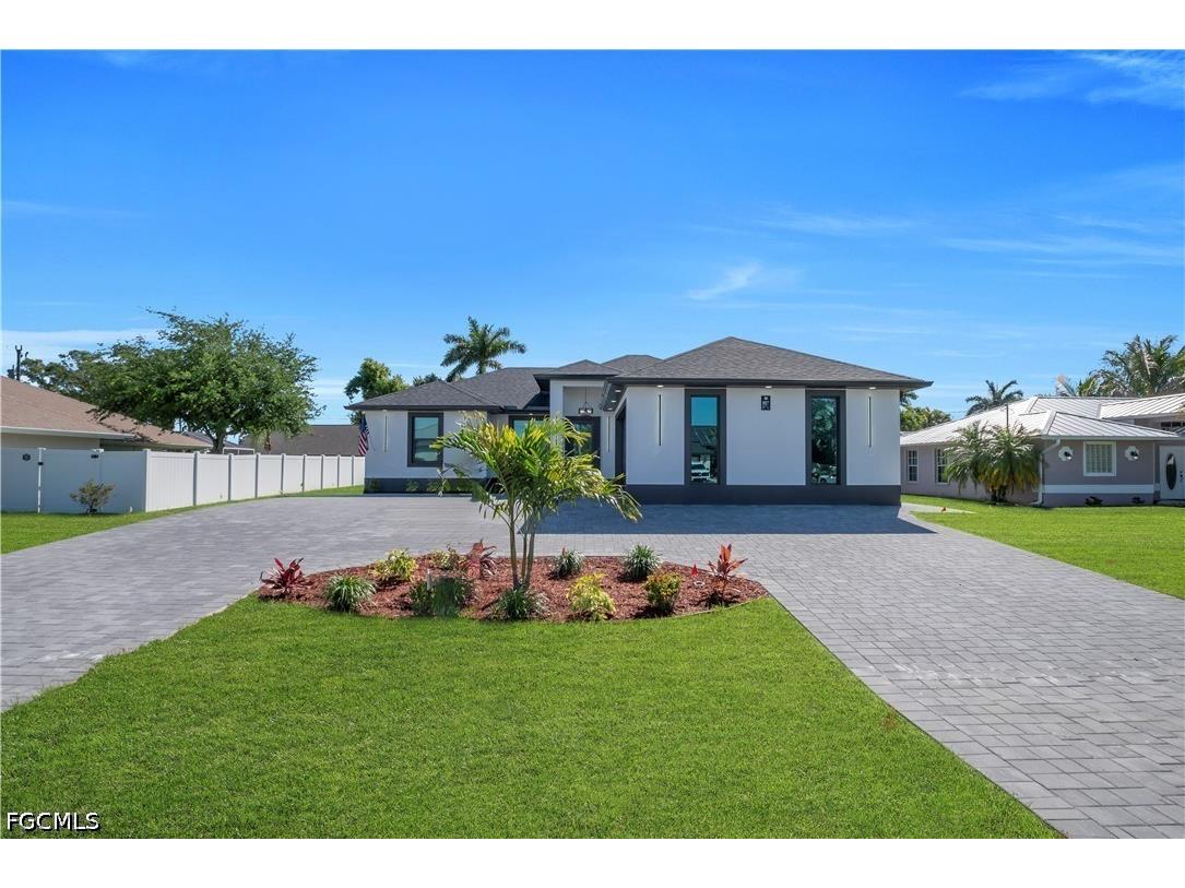 807 Nicholas Parkway W Cape Coral FL 33991 2026019485 image5