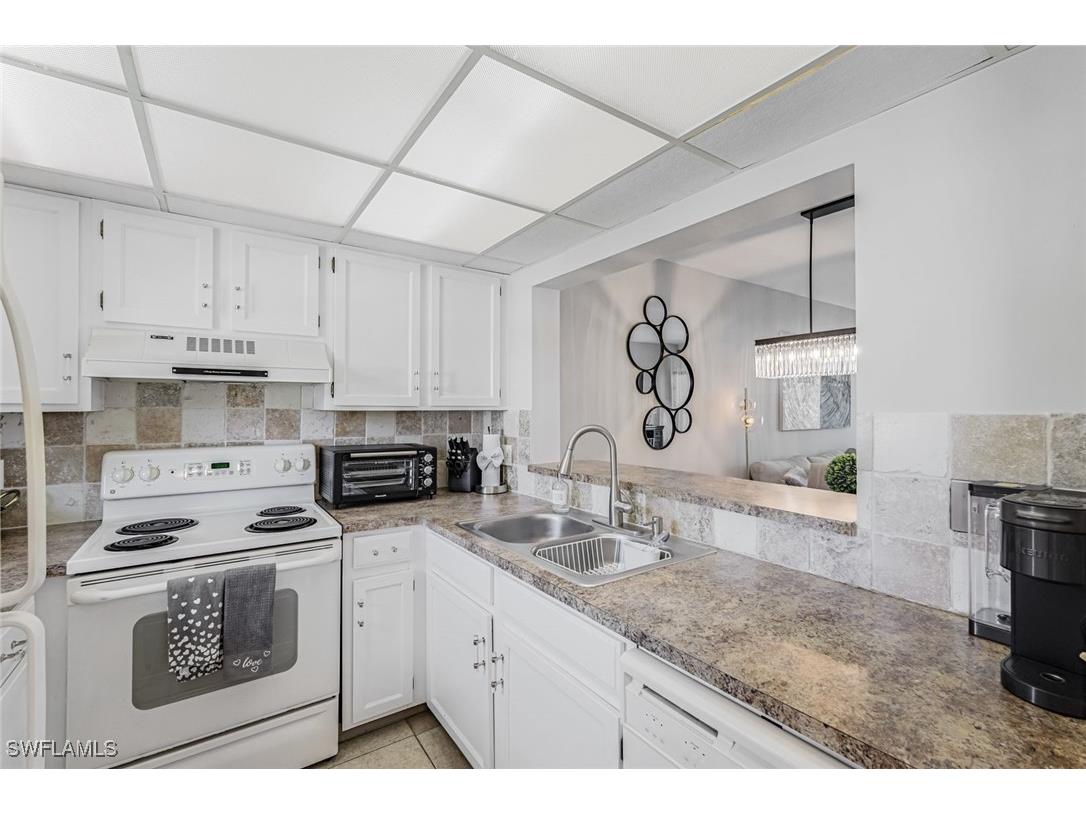 807 River Point Drive #102D Naples FL 34102 225063904 image11